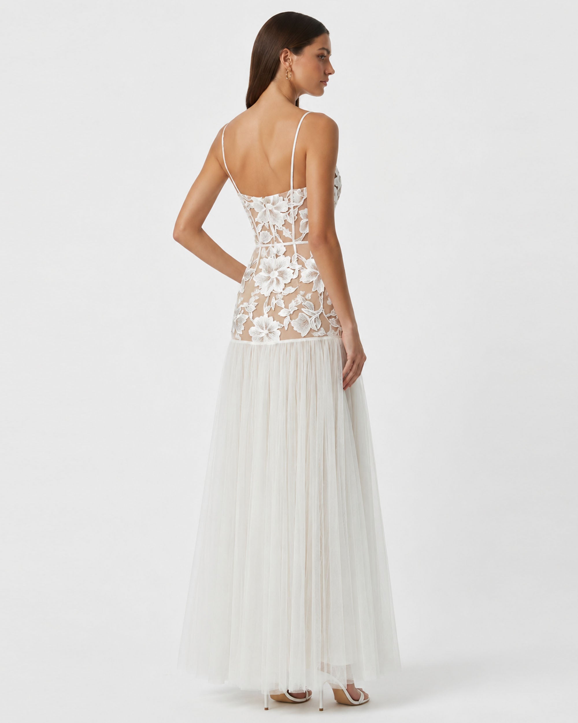 Robe longue en tulle transparent à applications florales - Blanc
