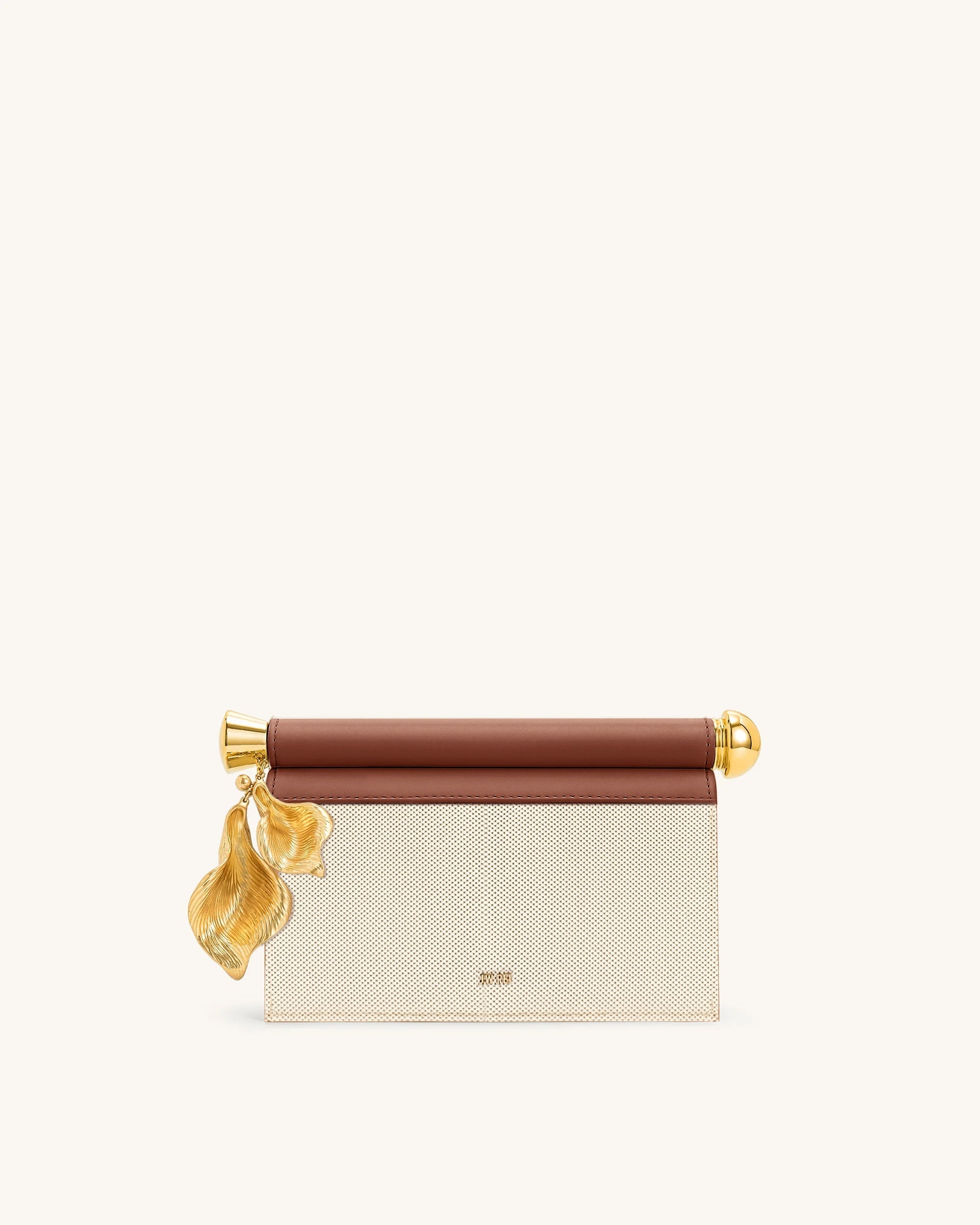 Holly Pochette ornée d'un pendentif en métal - Toile marron