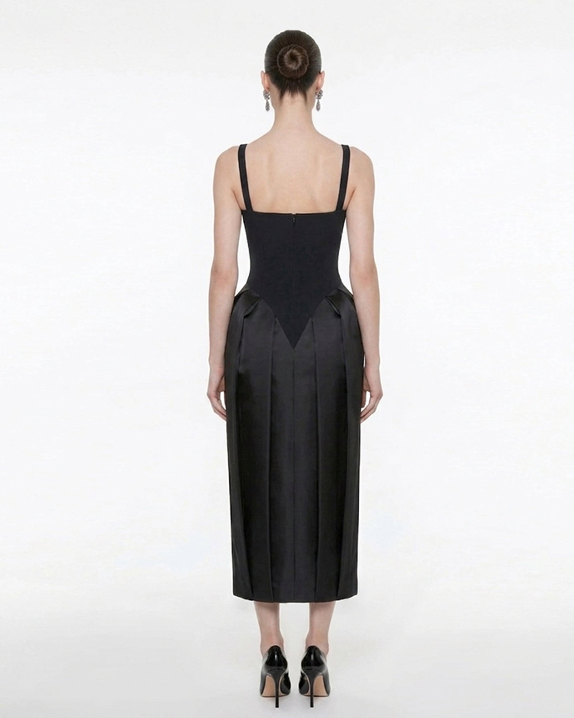 Robe midi à col carré et paniers - Noir