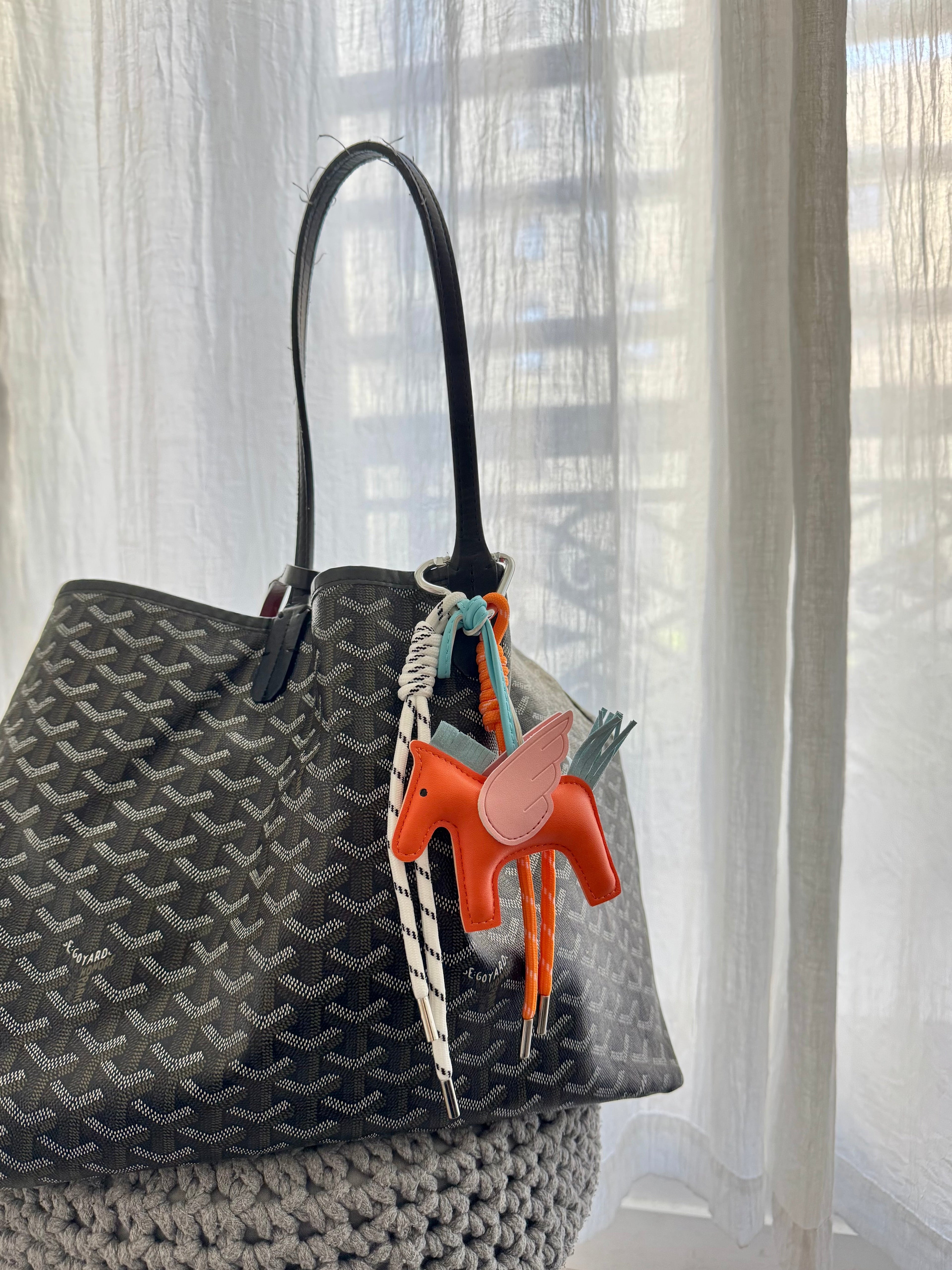 Grigri cheval orange